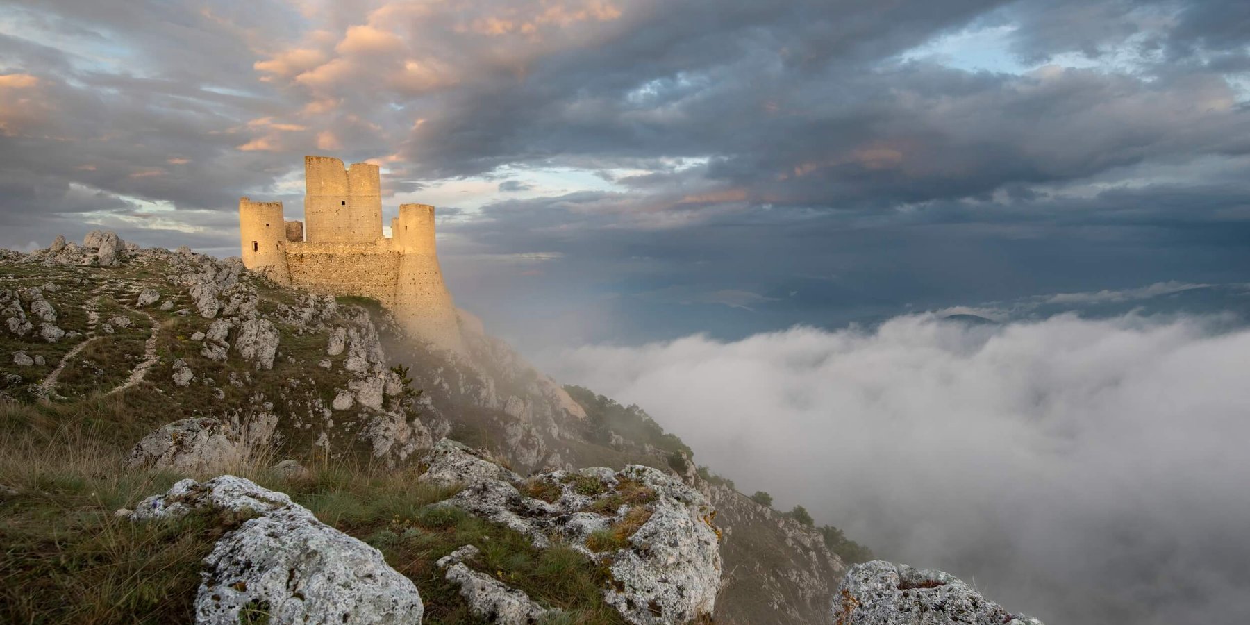 Rocca-Calascio-seen-on-a-Slow-Cyclist-journey-in-Abruzzo-Italy