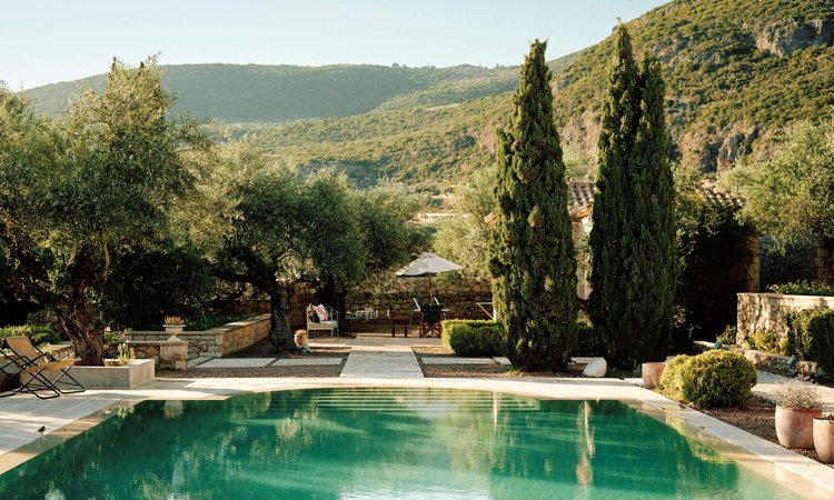 Slow-Cyclist-guest-house-swimming-pool-Mani-Greece