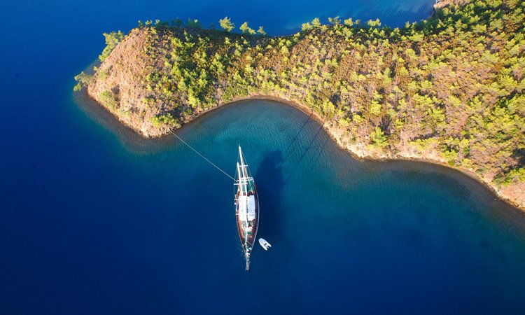 general boat shutterstock_1291087477